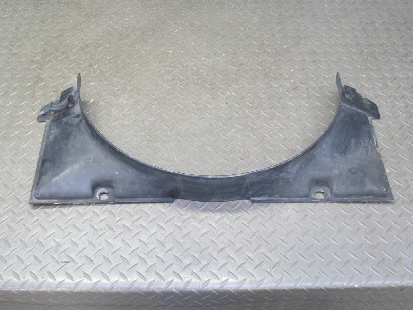 1984-1986 Porsche 928 S Engine Motor Radiator Cooling Fan Shroud