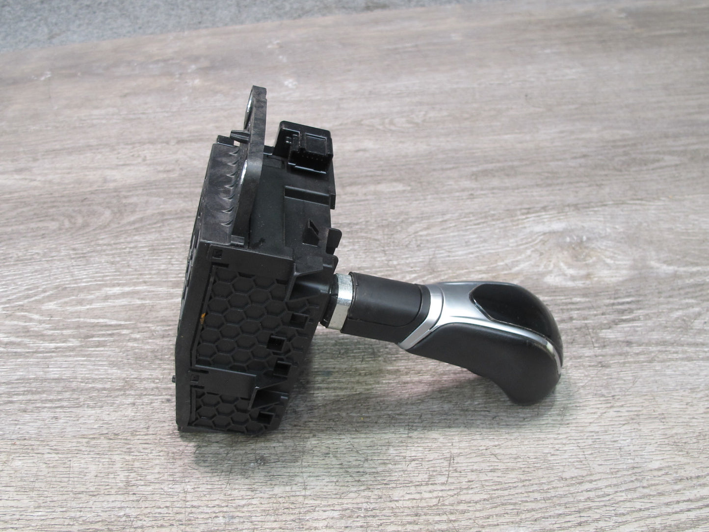 2017-2020 Maserati Levante M161 Automatic Transmission Gear Shifter Selector