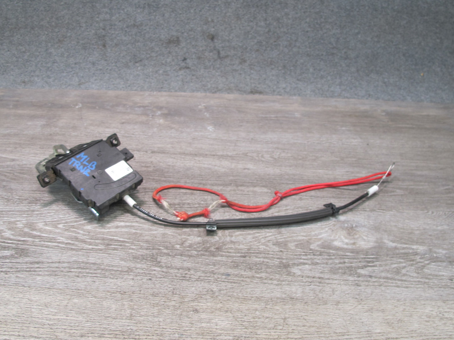 2017-2020 Maserati Levante M161 Rear Trunk Lid Lock Latch Actuator 670039576