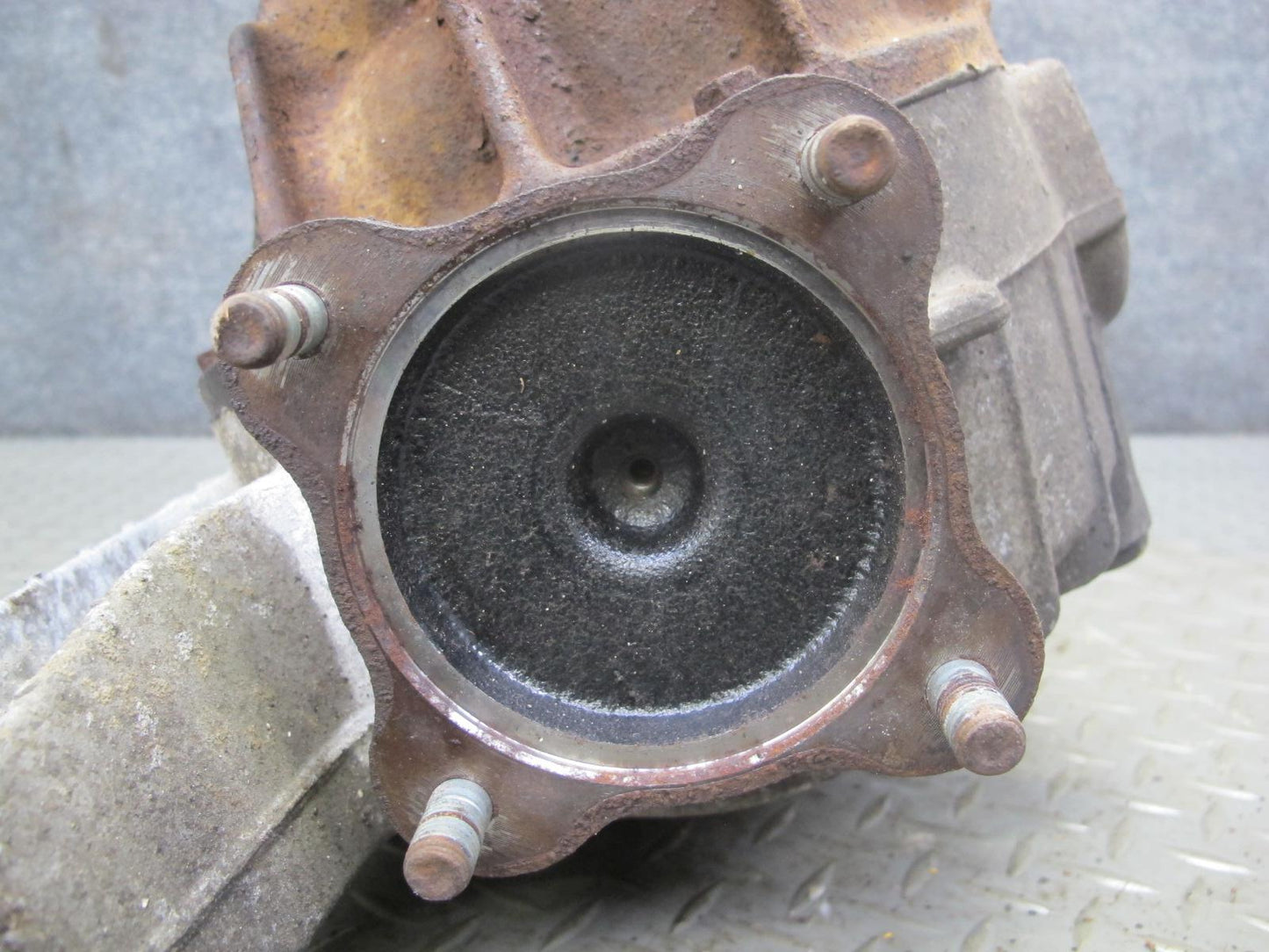 1988 Mazda RX7 Convert M/T 5-SPEED NA Open Rear Differential Carrier 4.10 R OEM