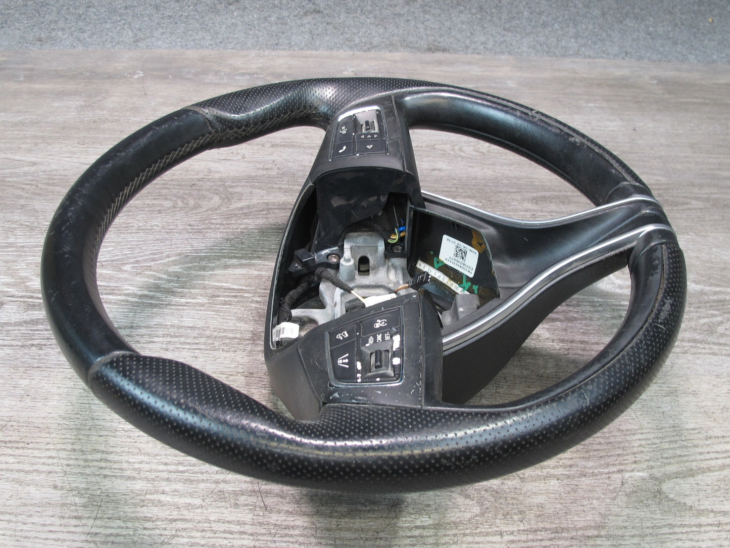 2017-2020 Maserati Levante M161 Leather Steering W/ Controls Black