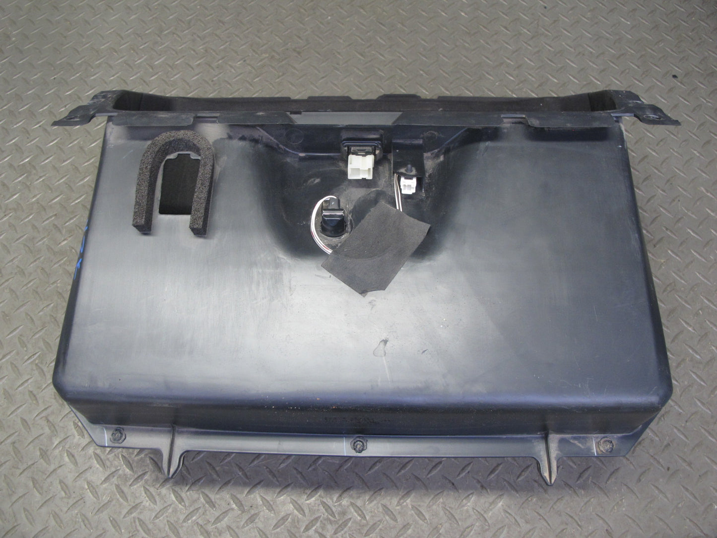 07-09 Nissan 350Z Z33 Convertible Rear Floor Center Storage Compartment OEM