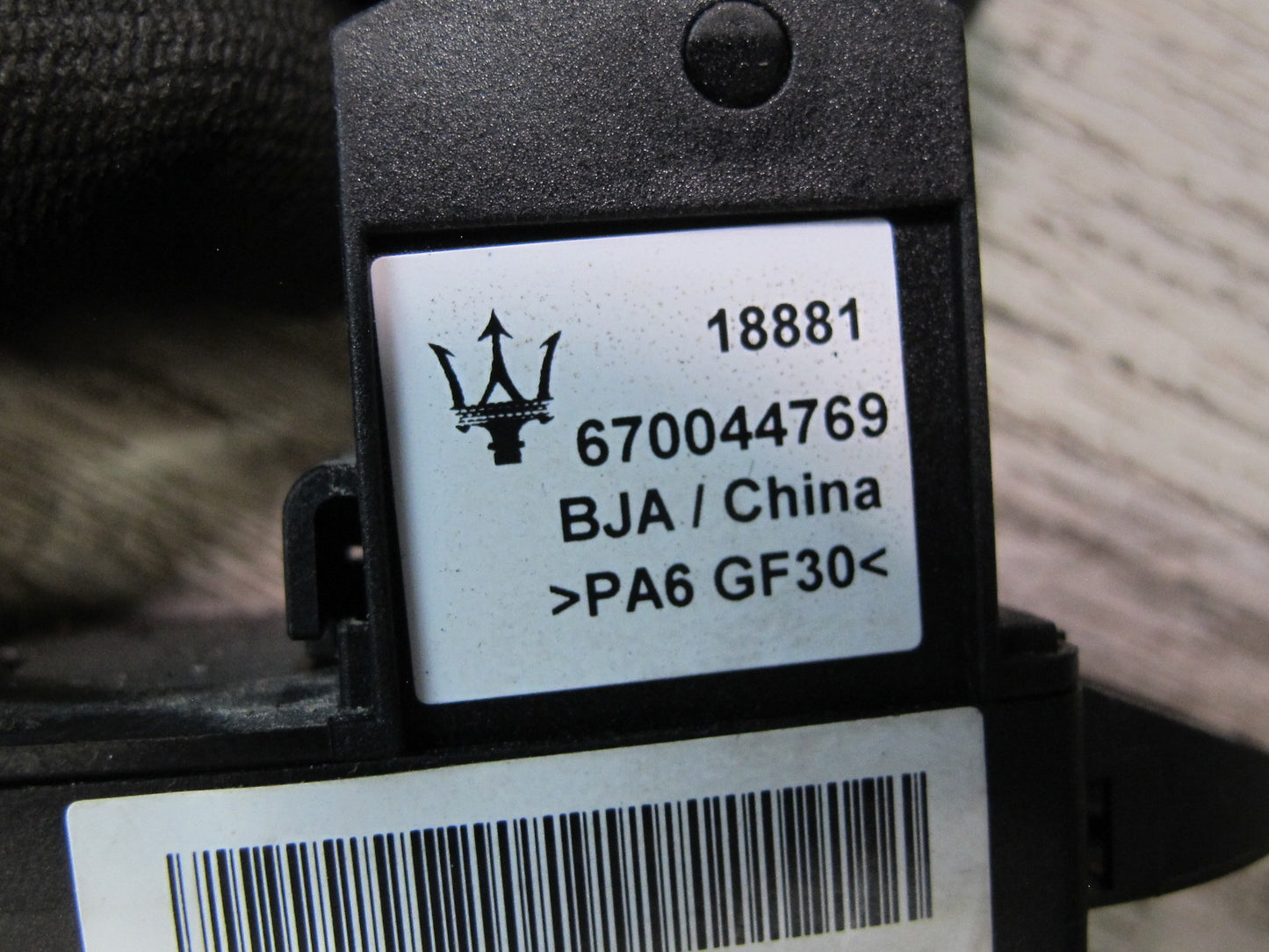 2017-2020 Maserati Levante M161 Electronic Parking Button Switch 670044769