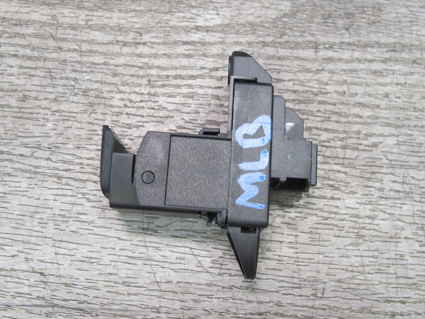 2017-2020 Maserati Levante M161 Electronic Parking Button Switch 670044769
