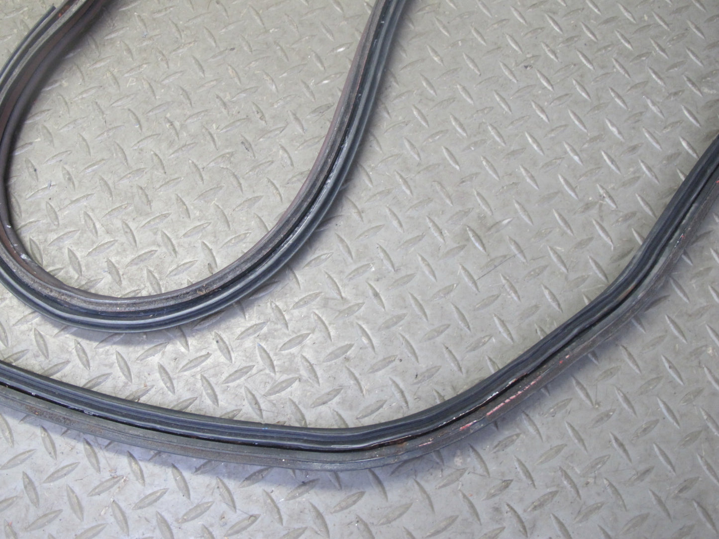 88-91 Mazda RX7 FC3S Convertible Rear Trunk Lid Weatherstrip Rubber Seal OEM