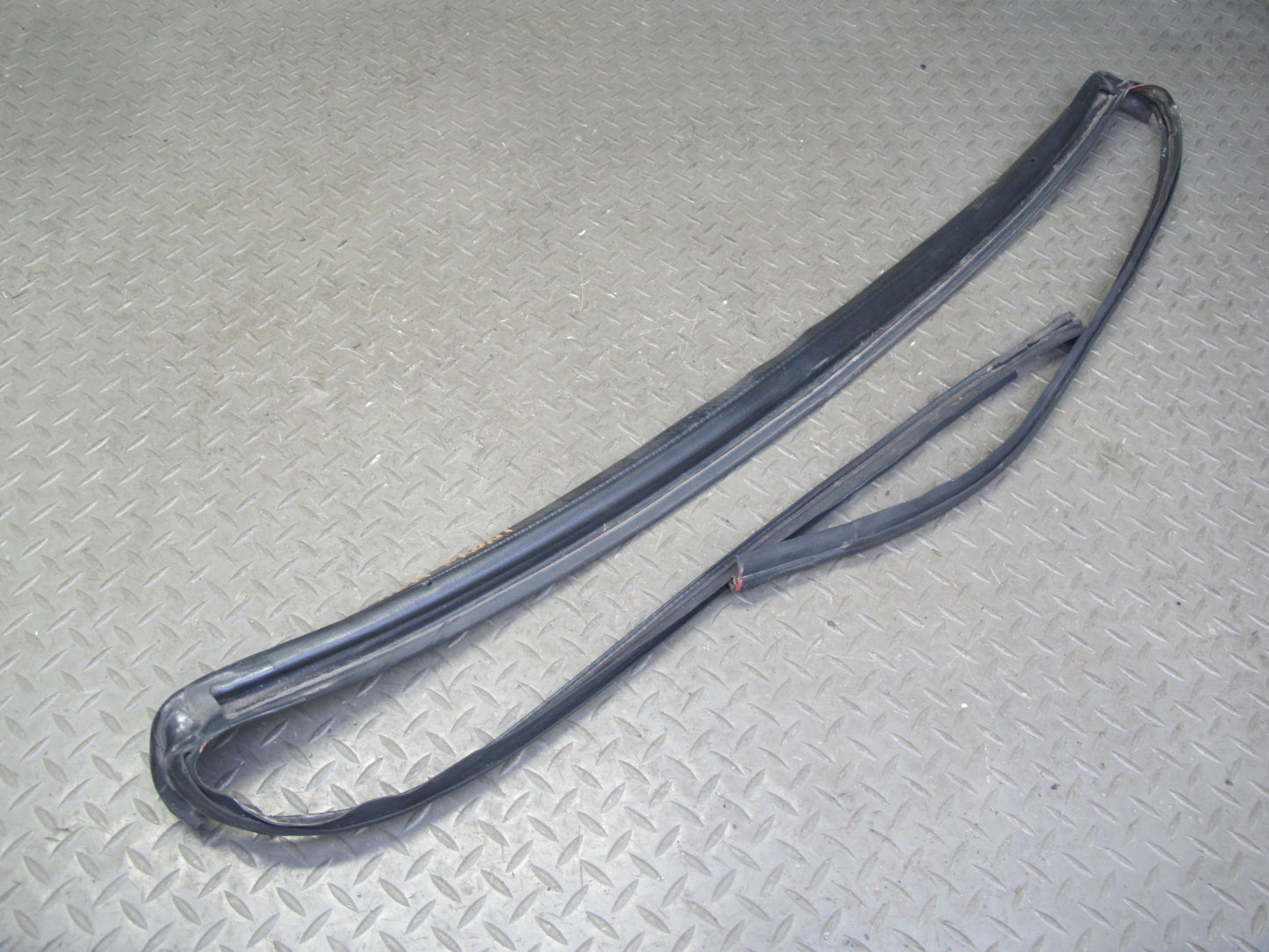 88-91 Mazda RX7 FC3S Convertible Front Windshield Weatherstrip Rubber Seal OEM
