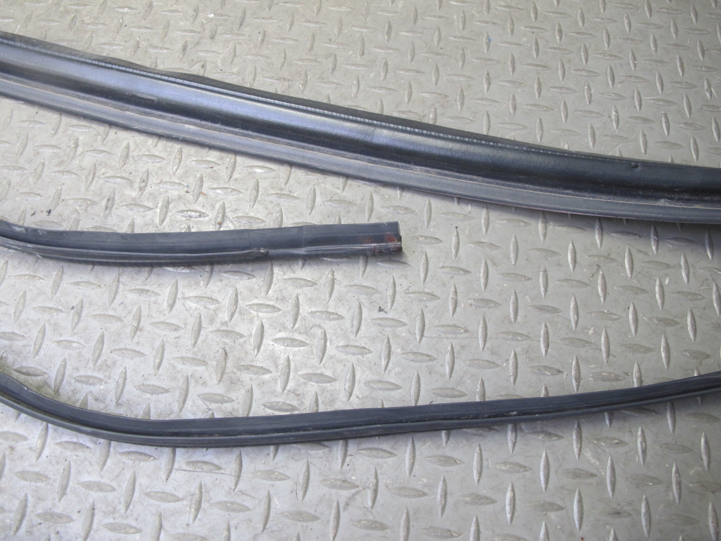 88-91 Mazda RX7 FC3S Convertible Front Windshield Weatherstrip Rubber Seal OEM