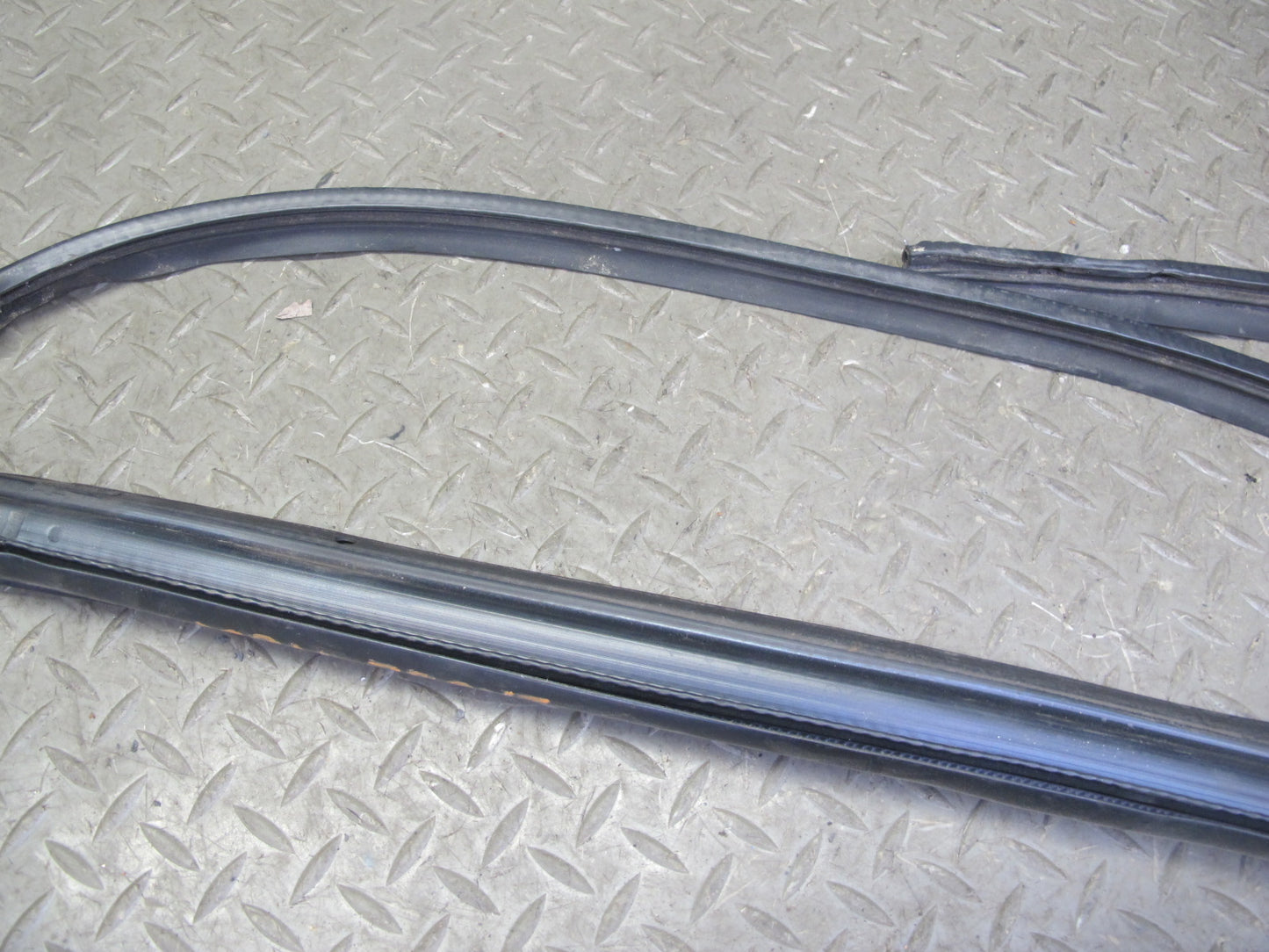 88-91 Mazda RX7 FC3S Convertible Front Windshield Weatherstrip Rubber Seal OEM