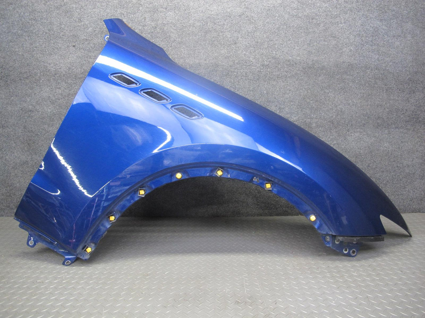 2017-2020 Maserati Levante M161 Front Right Side Fender Shell Cover Panel Blue