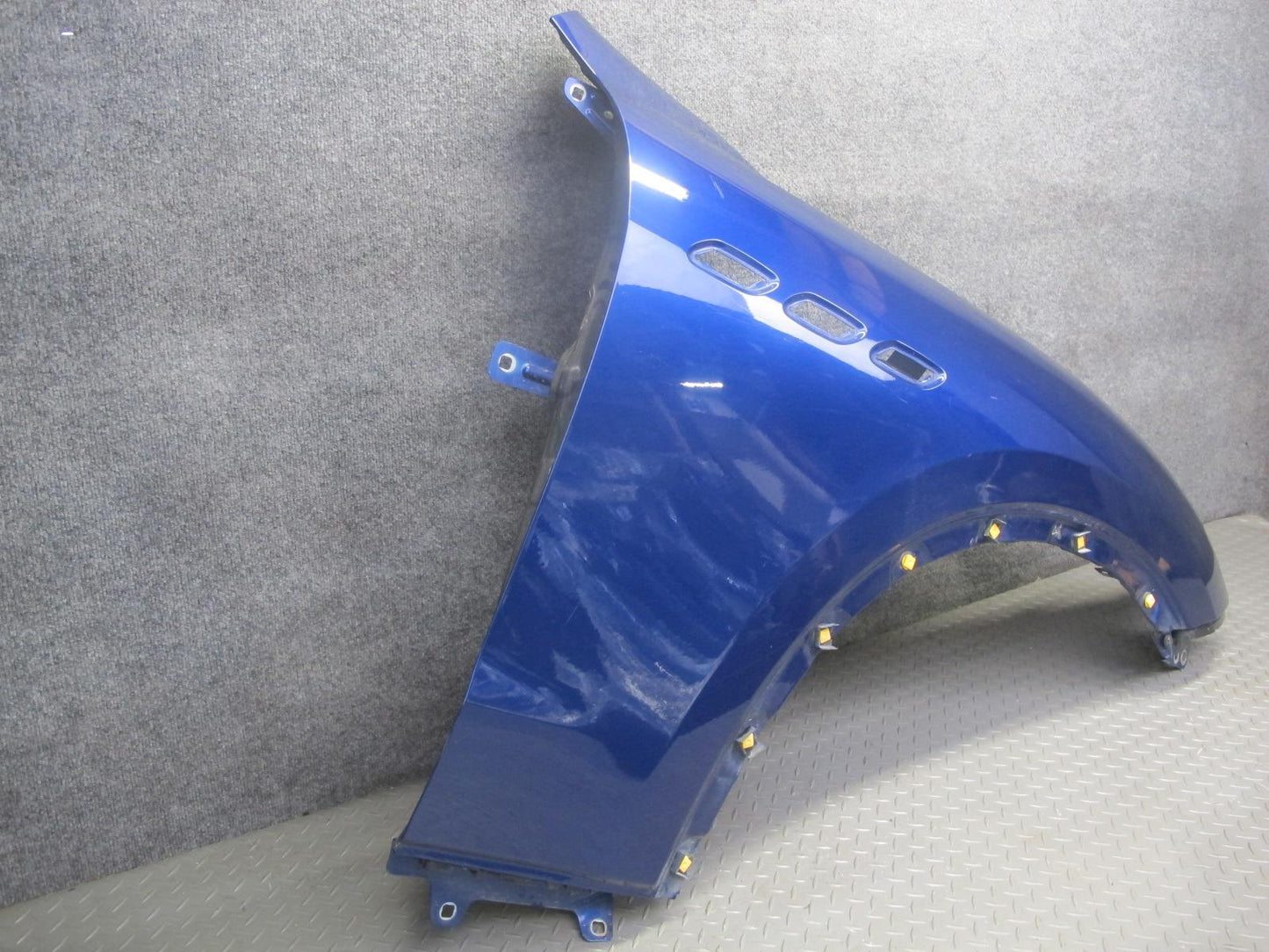 2017-2020 Maserati Levante M161 Front Right Side Fender Shell Cover Panel Blue