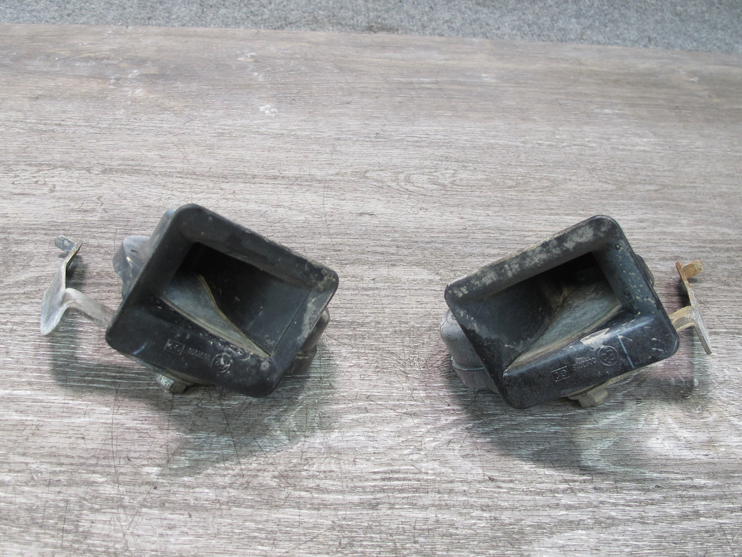 04-08 Mazda RX8 Set of 2 High & Low Tone Note Pitch Horn Signal OEM