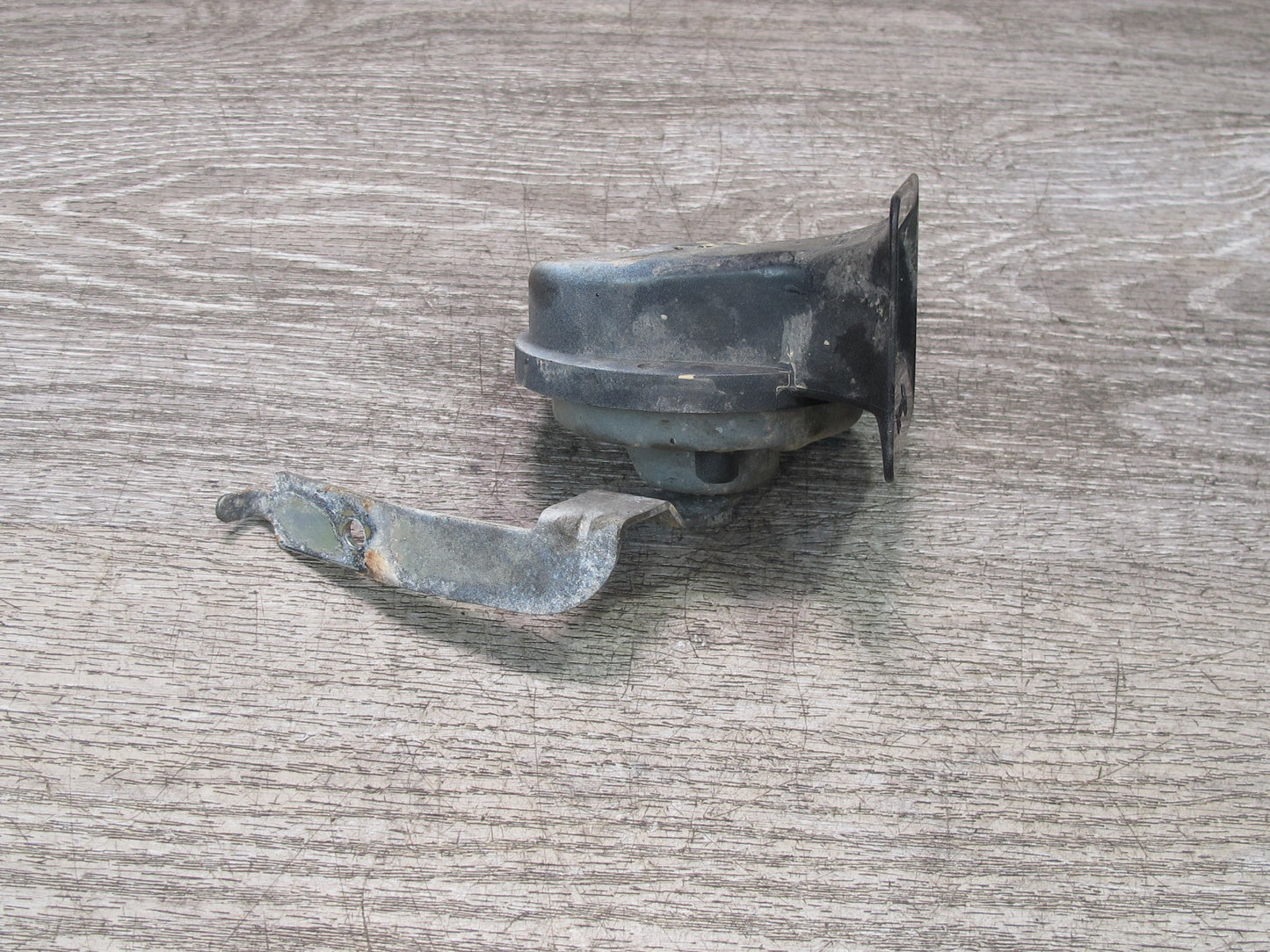 04-08 Mazda RX8 Set of 2 High & Low Tone Note Pitch Horn Signal OEM