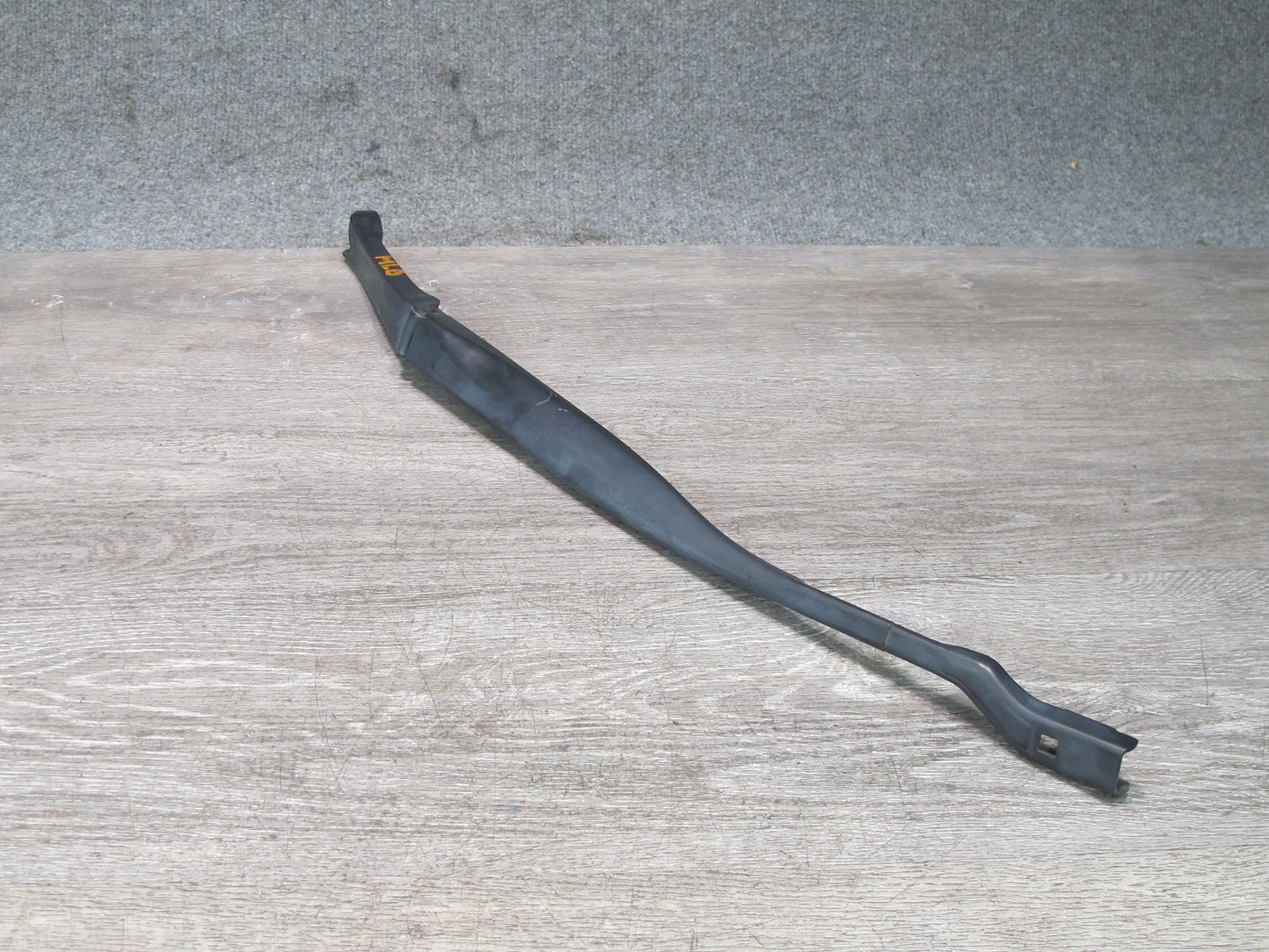 2017-2020 Maserati Levante M161 Front Left & Right Windshield Wiper Arm Set of 2