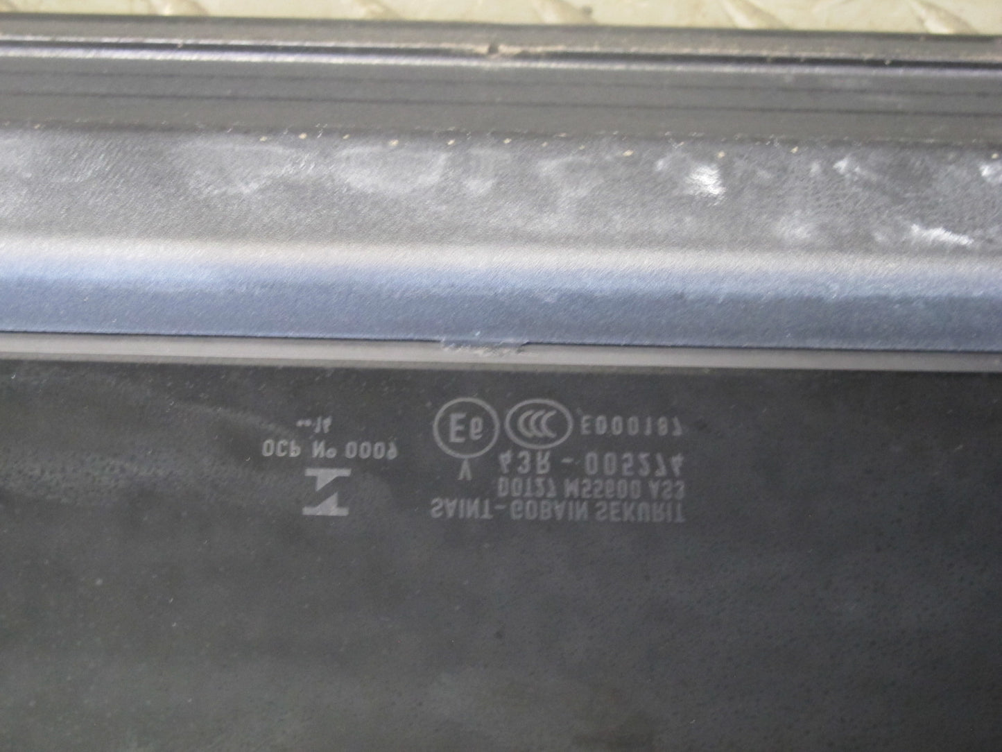 2015-2018 Porsche Macan Front Panoramic Sunroof Glass Panel 95B877055Z