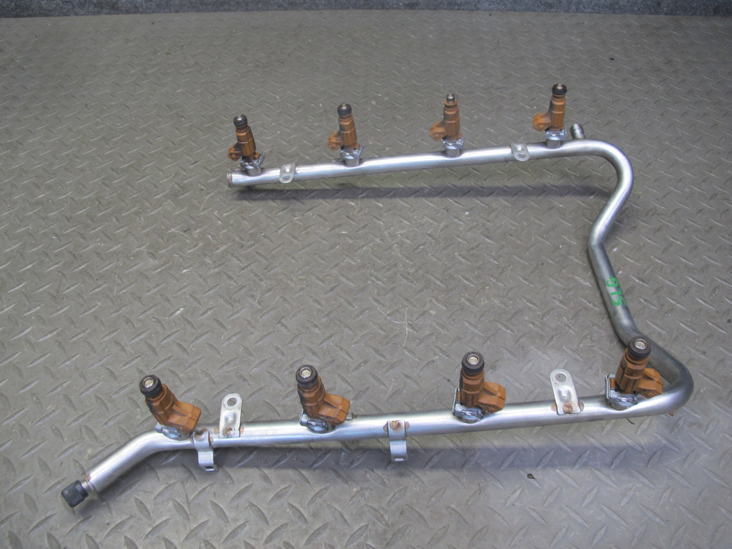 03-06 Mercedes R230 SL500 M113 Engine Fuel Rail w Injector Set 1130700595 OEM