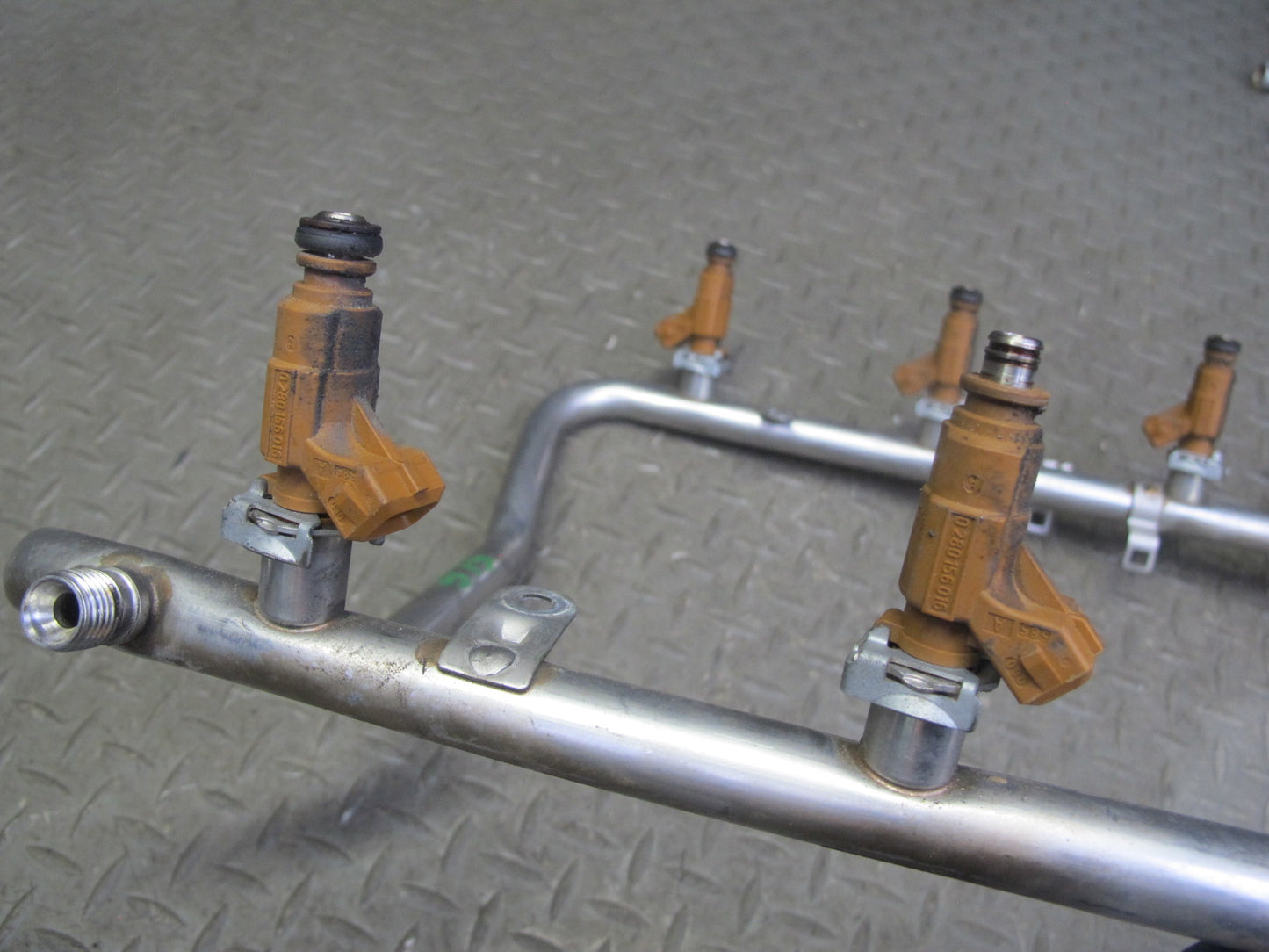 03-06 Mercedes R230 SL500 M113 Engine Fuel Rail w Injector Set 1130700595 OEM