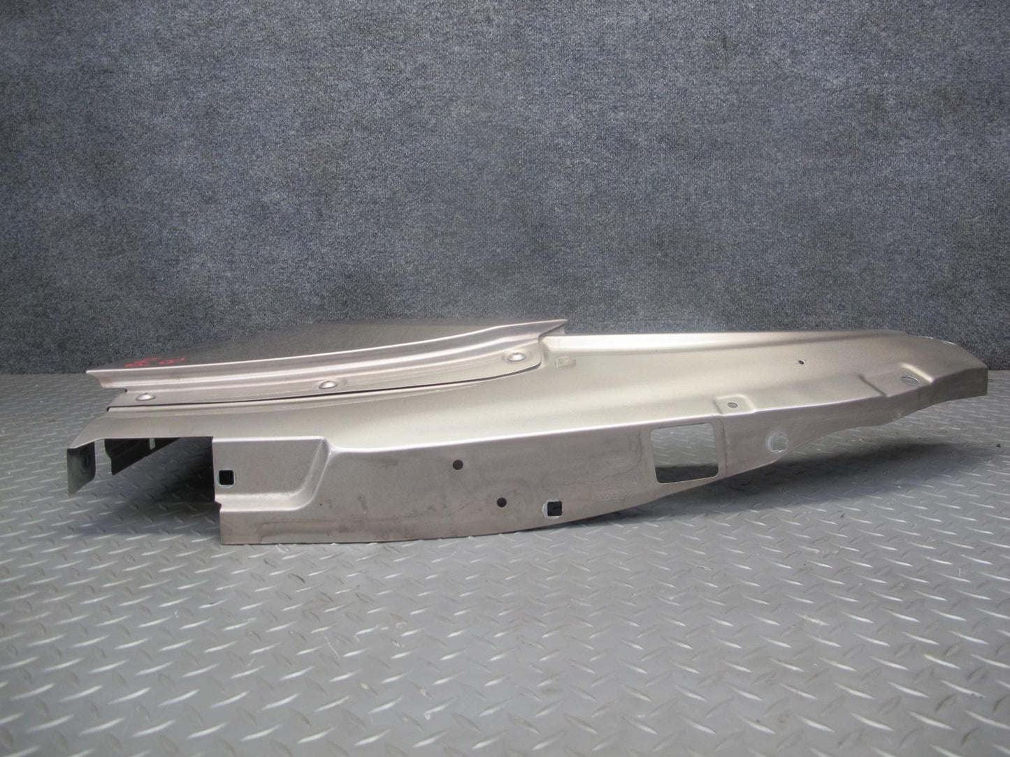 2015-2025 Porsche Macan Front Left Fender Shell Panel Cover