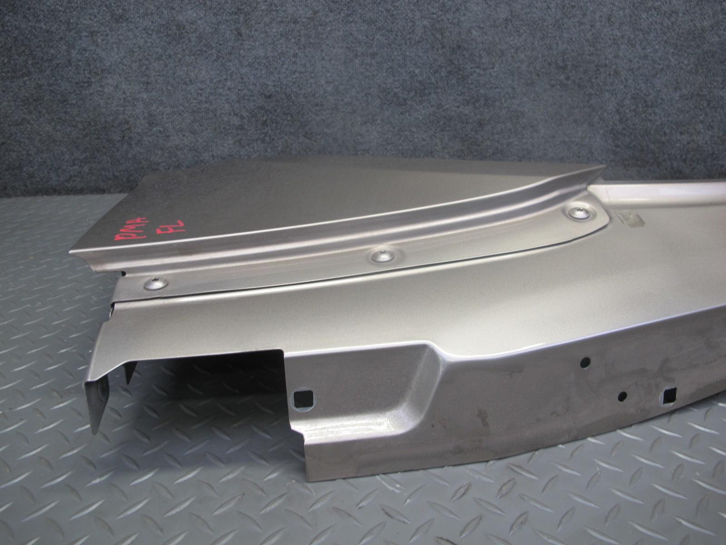 2015-2025 Porsche Macan Front Left Fender Shell Panel Cover