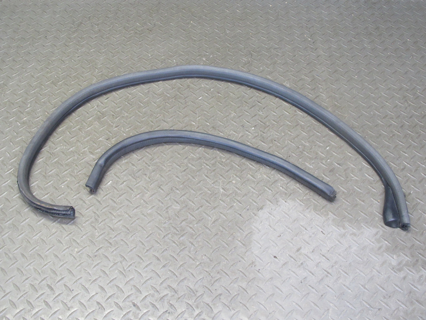 88-91 Mazda RX7 FC3S Convertible Right Door Weatherstrip Rubber Seal Set OEM