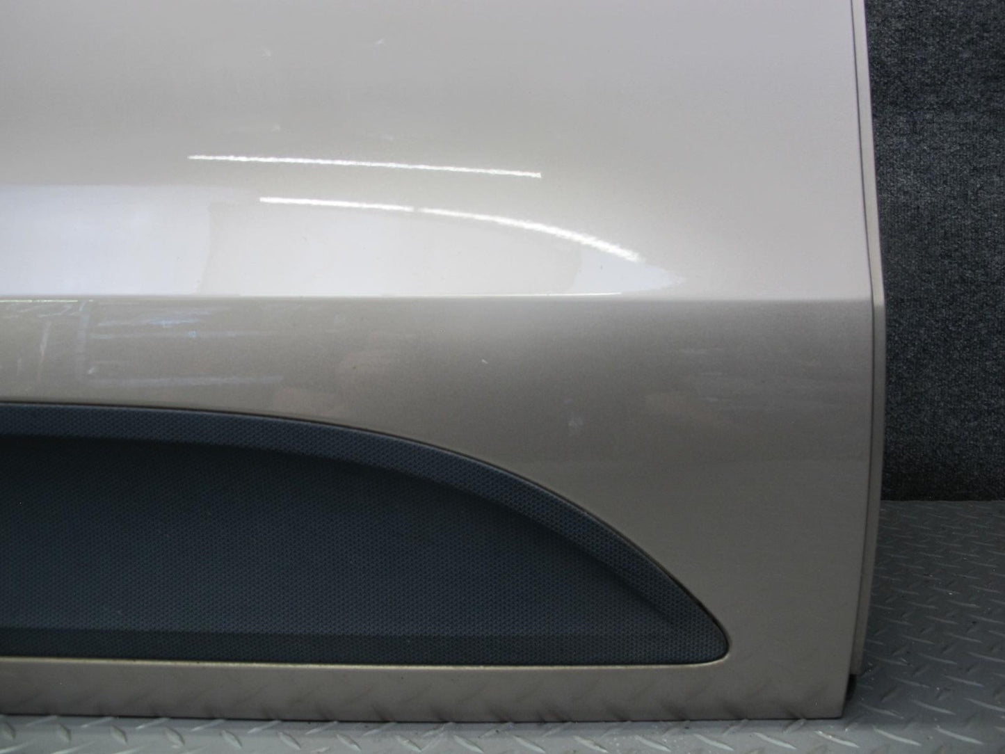 2015-2018 Porsche Macan Front Right Door Shell Panel
