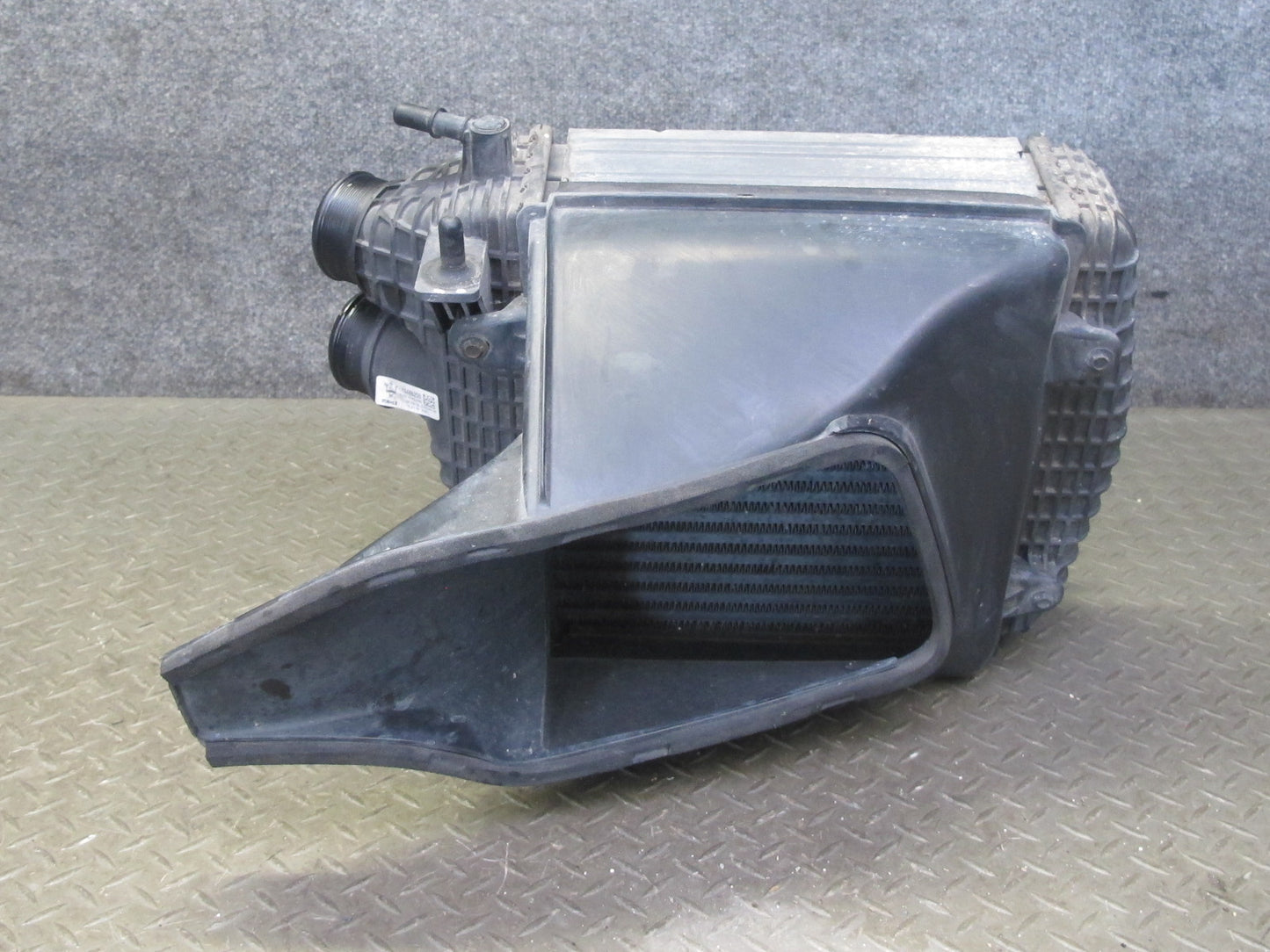 2017-2020 Maserati Levante M161 Front Right Side Radiator Air Intercooler