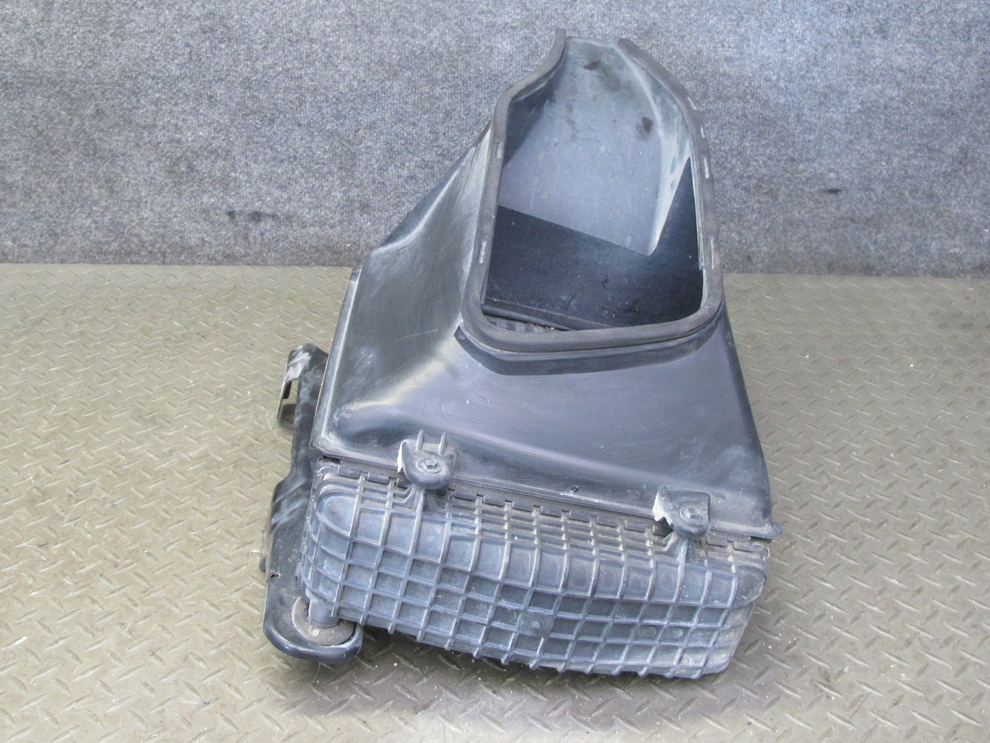 2017-2020 Maserati Levante M161 Front Right Side Radiator Air Intercooler