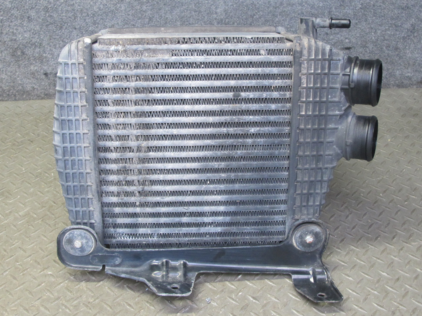 2017-2020 Maserati Levante M161 Front Right Side Radiator Air Intercooler
