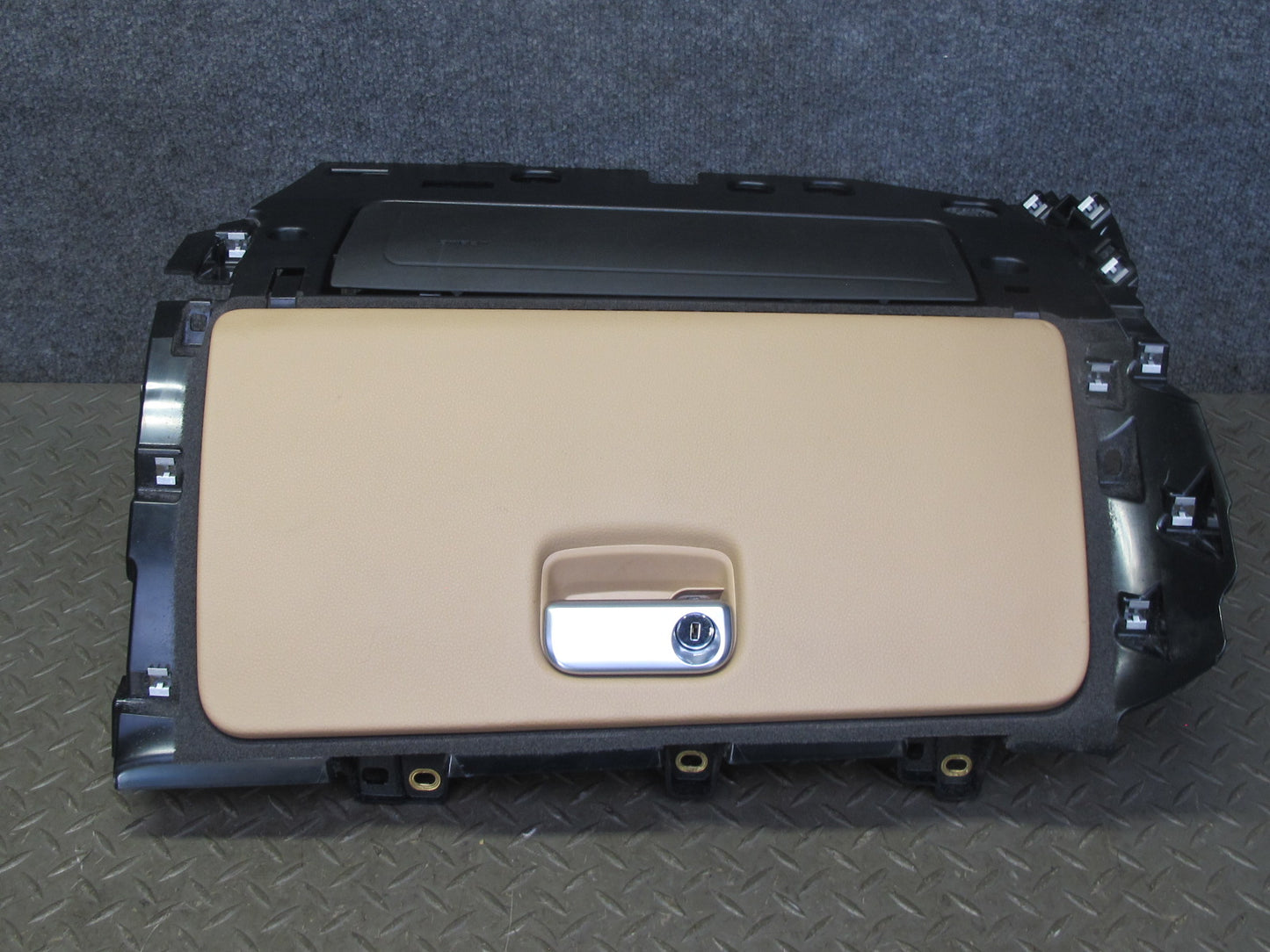 2015-2018 Porsche Macan Dash Front Right Glove Box Compartment Storage