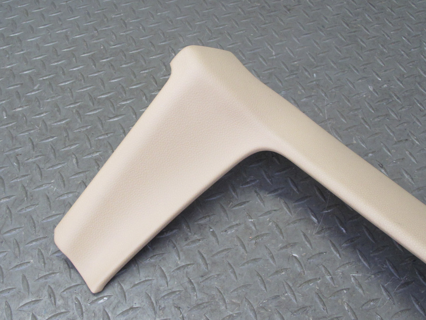 2015-2018 Porsche Macan Dash Front Right Glove Box Trim Cover Panel 95B858122