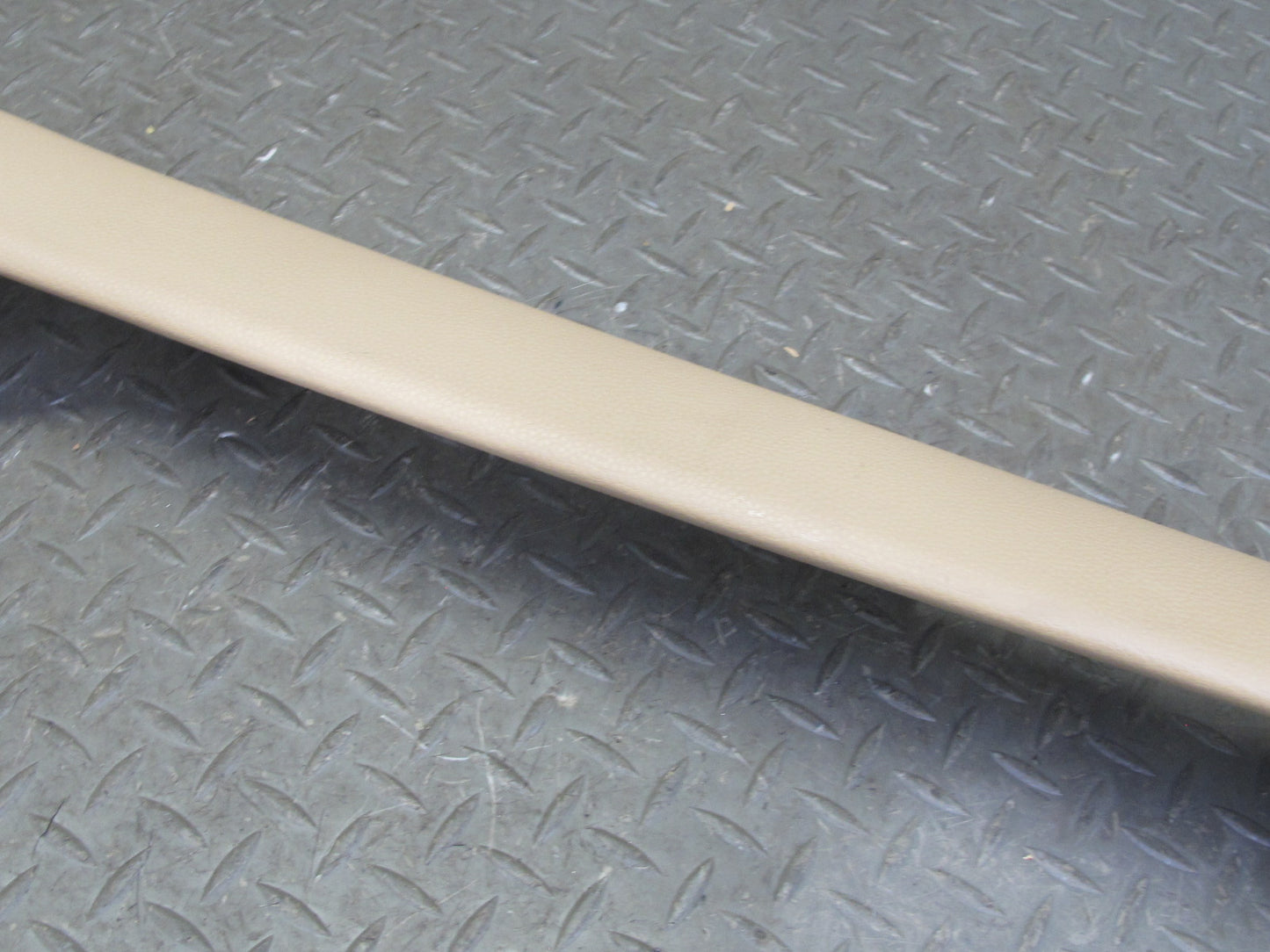 2015-2018 Porsche Macan Dash Front Right Glove Box Trim Cover Panel 95B858122