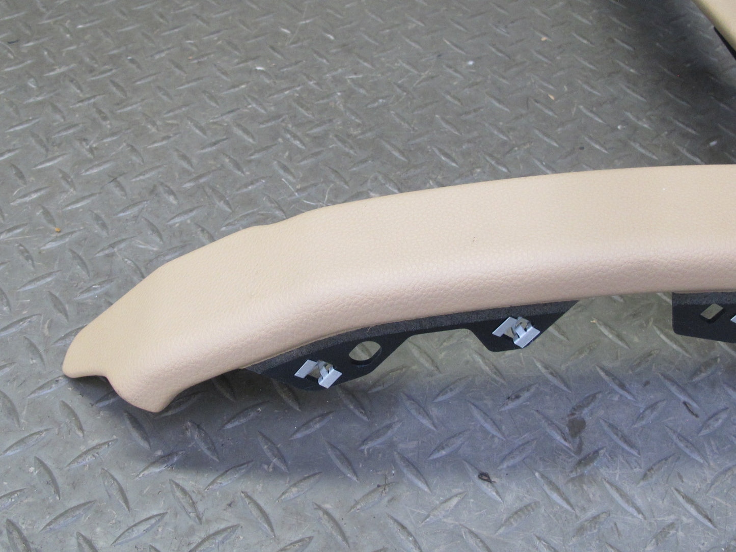 2015-2018 Porsche Macan Dash Front Right Glove Box Trim Cover Panel 95B858122