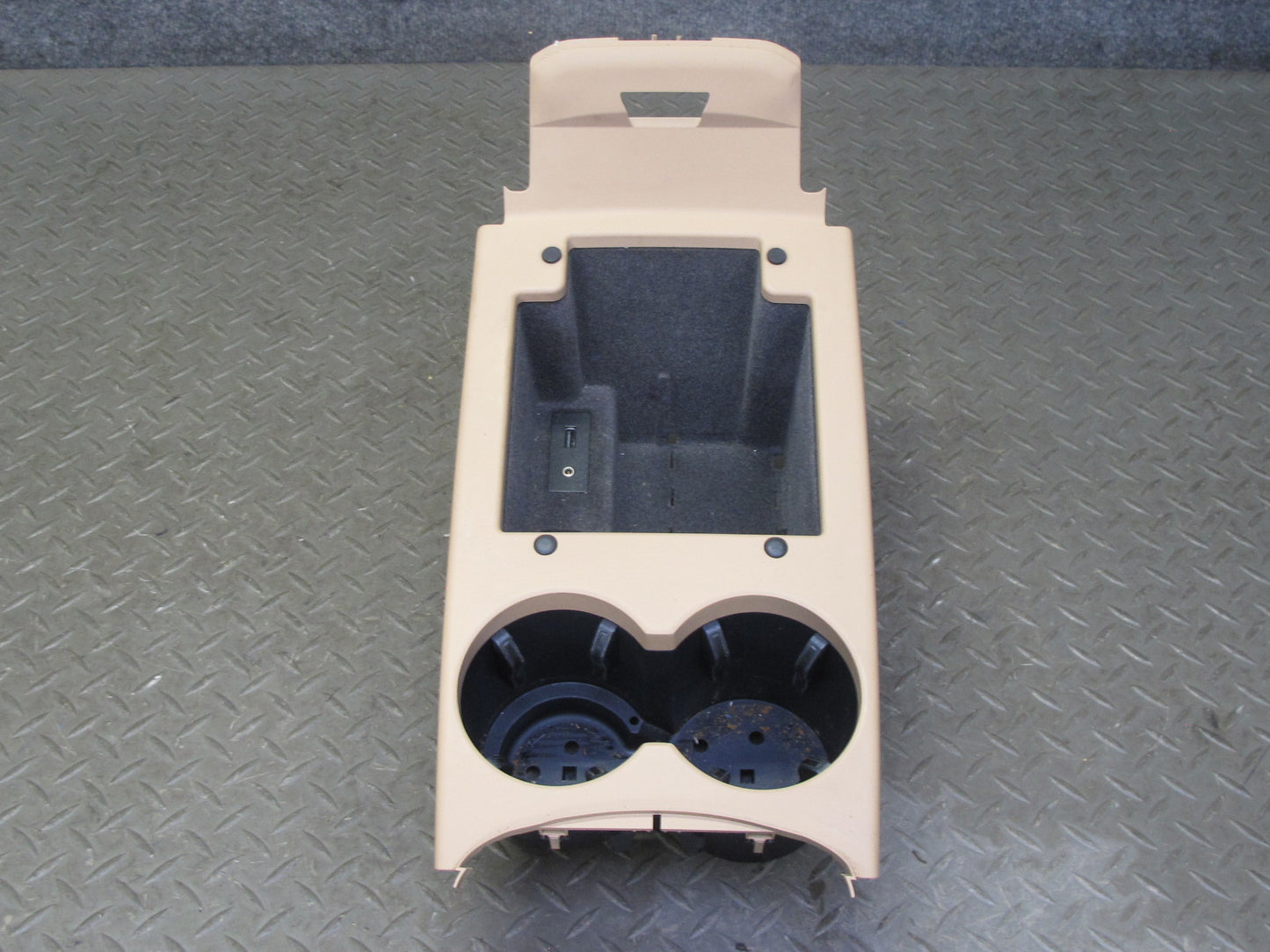 2015-2018 Porsche Macan Center Console CUP Holder Compartment Storage 95B857232