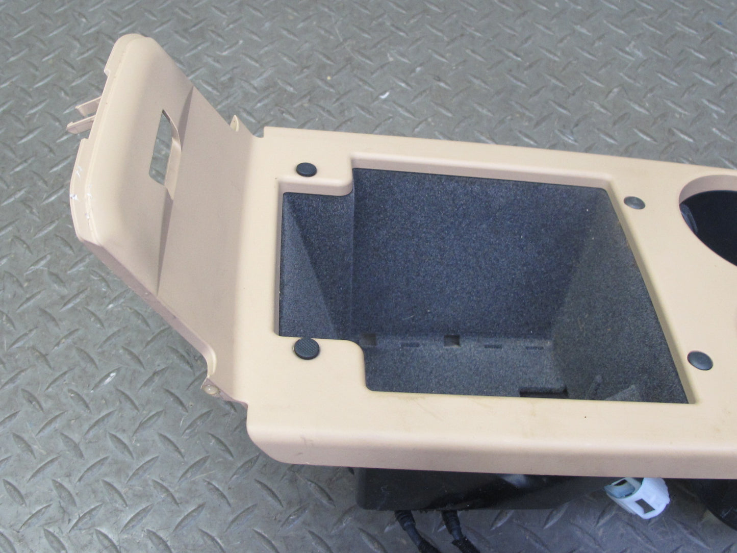 2015-2018 Porsche Macan Center Console CUP Holder Compartment Storage 95B857232