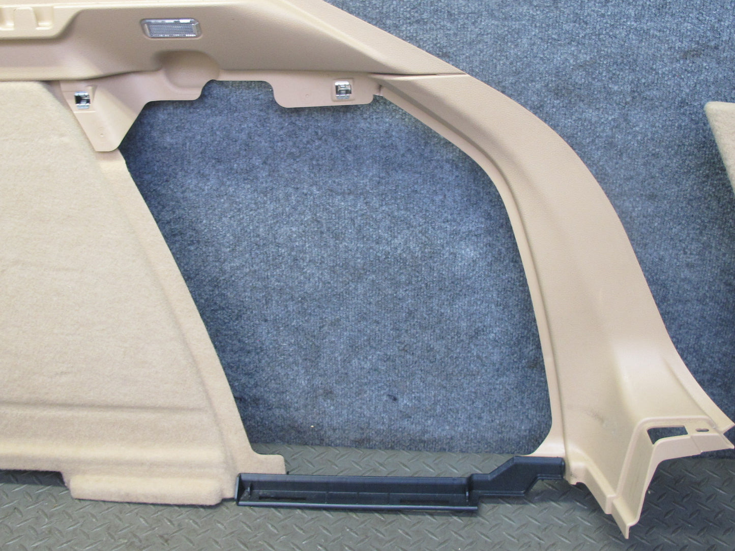 2015-2018 Porsche Macan Rear Right Side Trunk Trim Cover Panel 95B863880