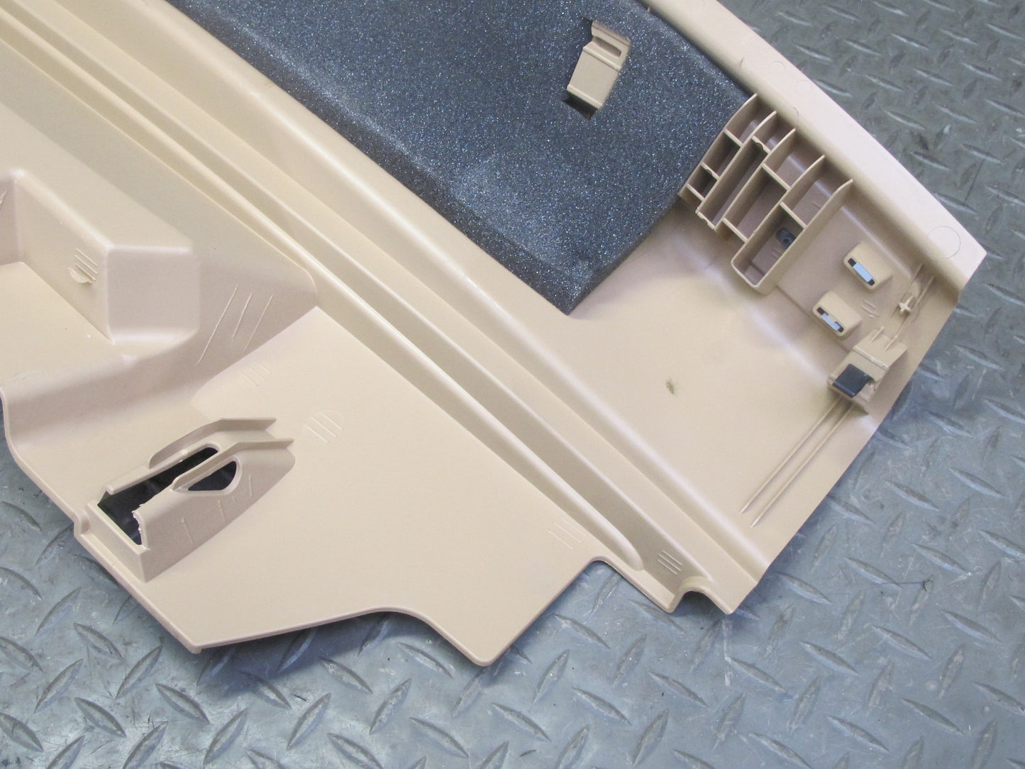 2015-2018 Porsche Macan Rear Trunk Loading Sill Trim Cover Panel 95B864483F