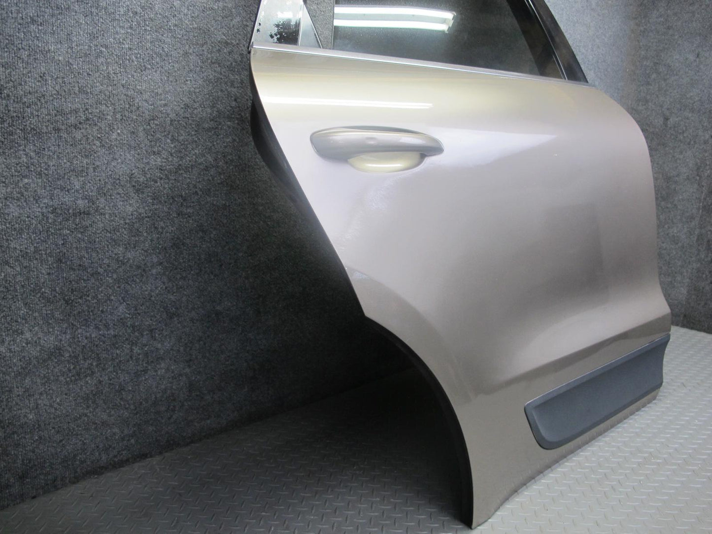 15-18 Porsche Macan Rear Right Door Shell Panel w Keyless Handle Window Motor