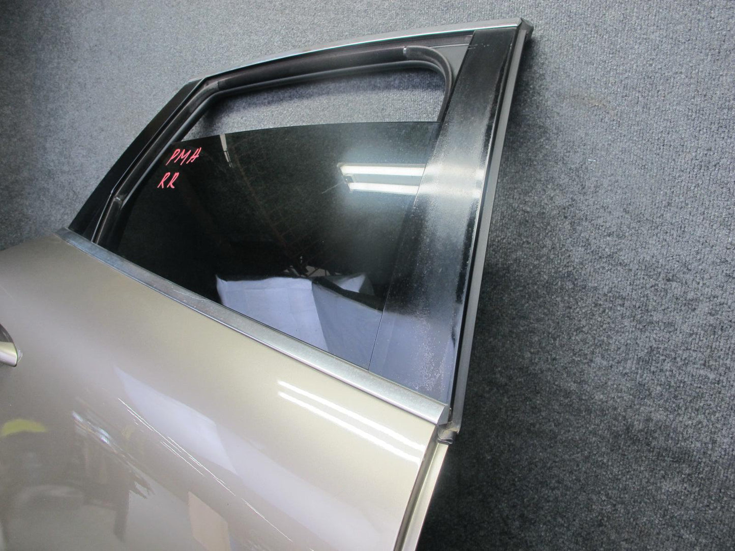 15-18 Porsche Macan Rear Right Door Shell Panel w Keyless Handle Window Motor