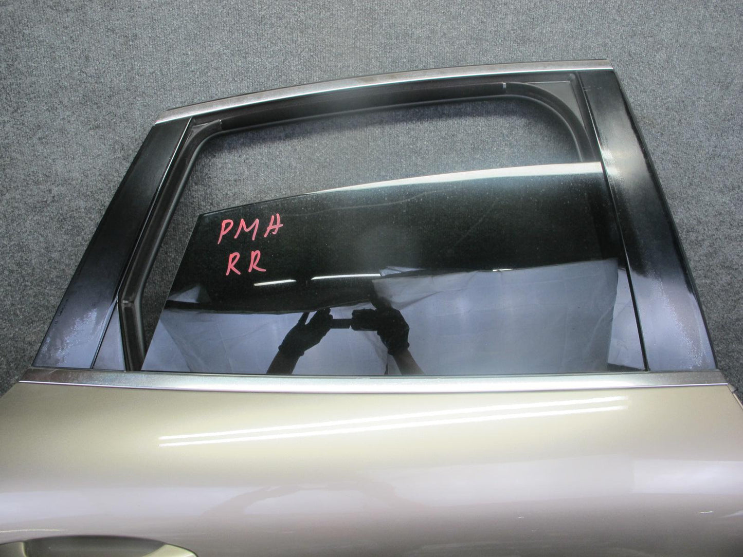 15-18 Porsche Macan Rear Right Door Shell Panel w Keyless Handle Window Motor
