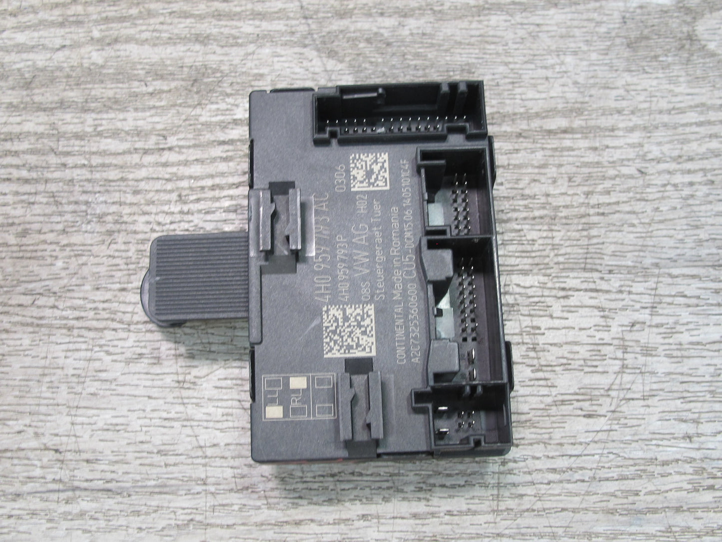2015-2018 Porsche Macan Front Left Door Control Module 4H0959793AC