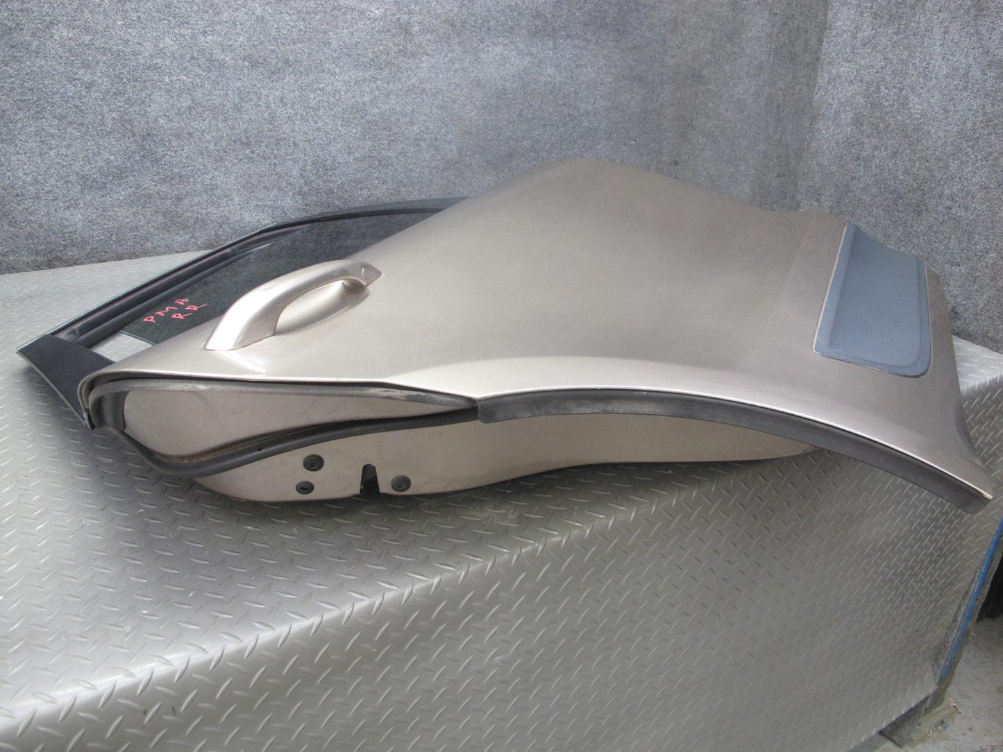 15-18 Porsche Macan Rear Right Door Shell Panel w Keyless Handle Window Motor