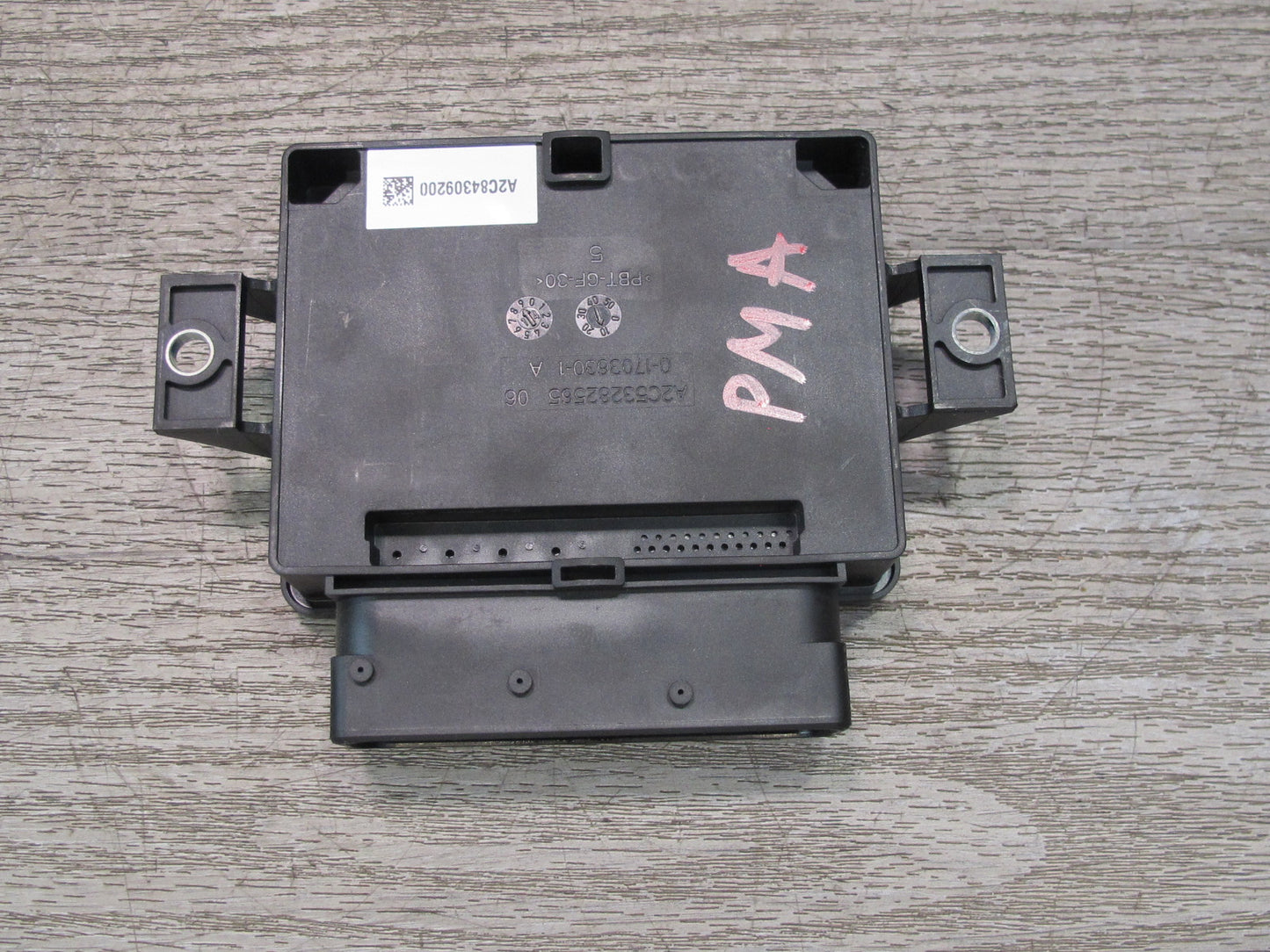 2015-2018 Porsche Macan Parking Brake Control Module 95B907801B