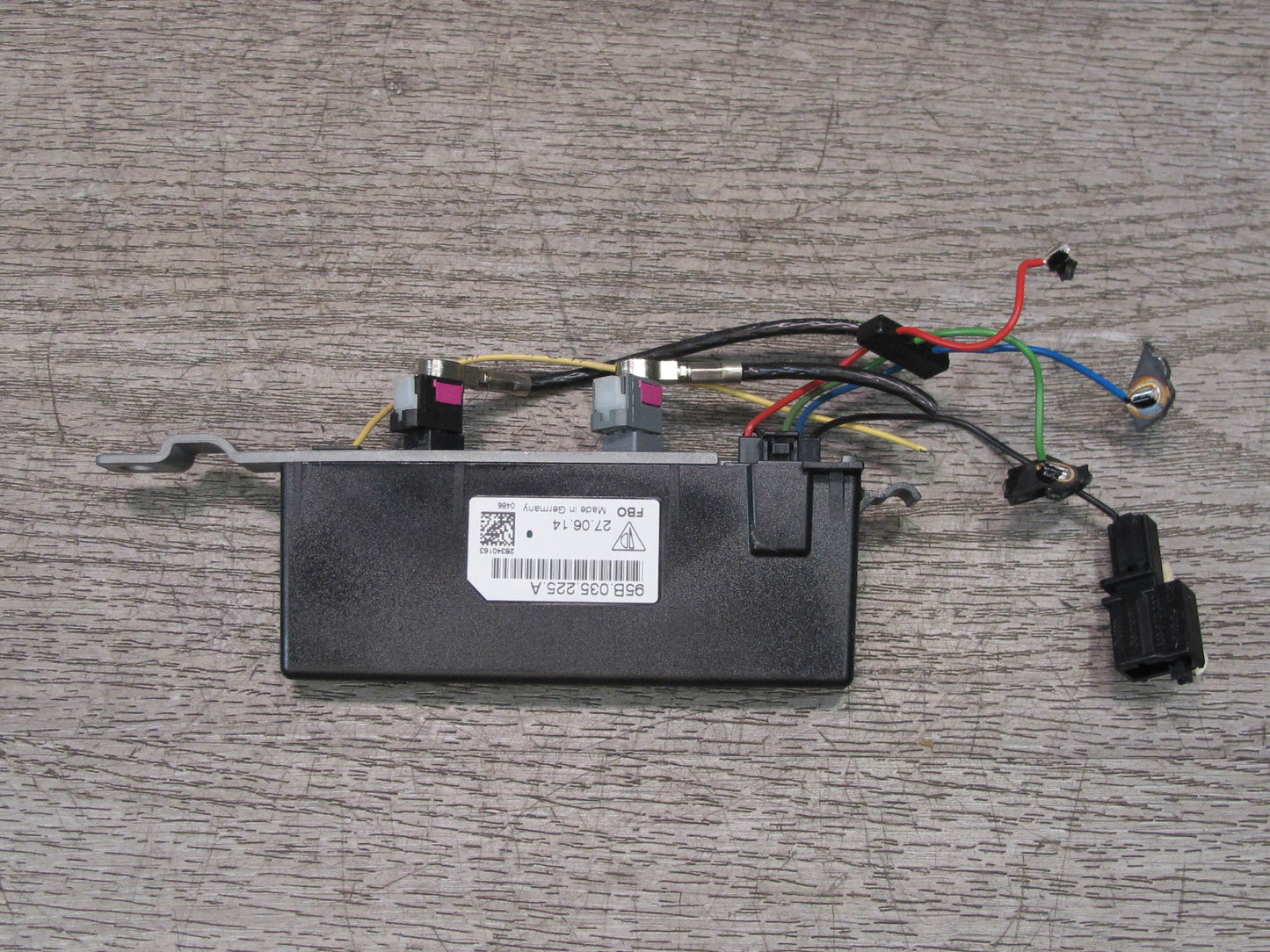 2015-2018 Porsche Macan Antenna Booster Amplifier Module 95B035225A