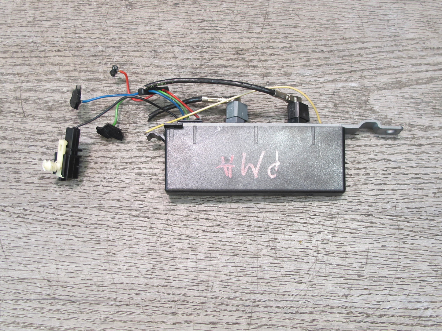 2015-2018 Porsche Macan Antenna Booster Amplifier Module 95B035225A