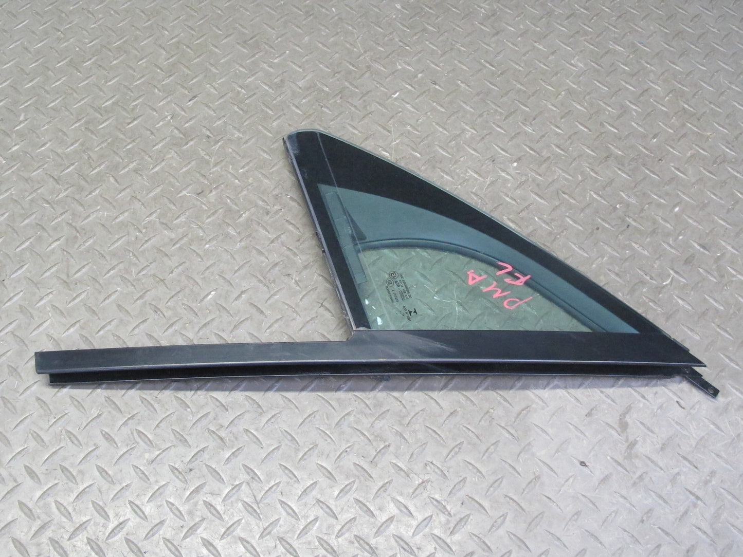 2015-2018 Porsche Macan Front Left Door Fixed Glass Window