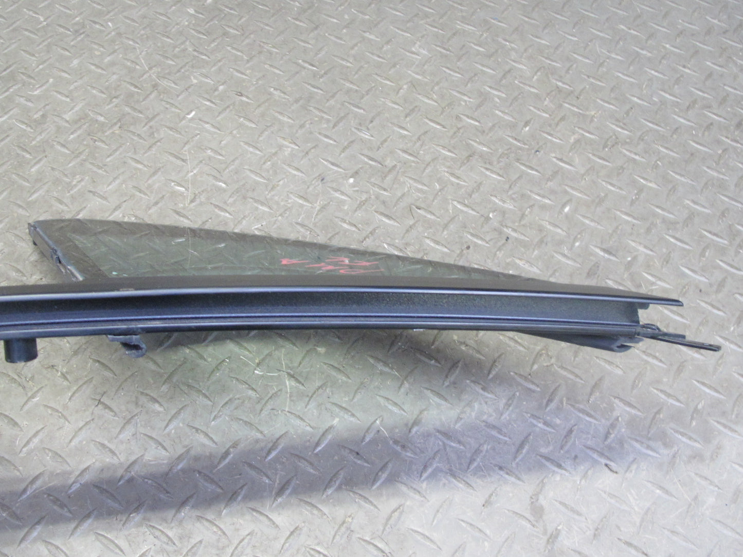 2015-2018 Porsche Macan Front Left Door Fixed Glass Window