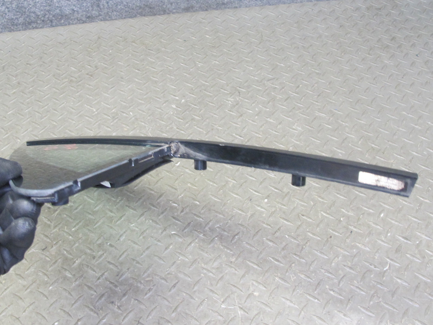2015-2018 Porsche Macan Front Left Door Fixed Glass Window