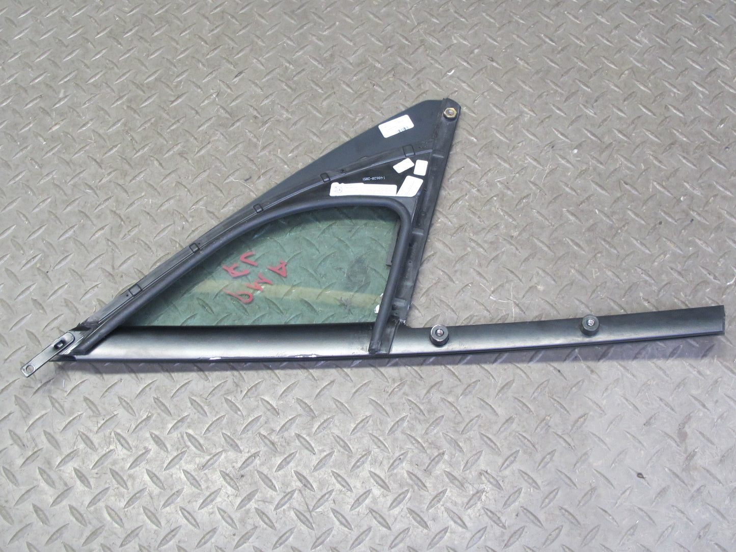 2015-2018 Porsche Macan Front Left Door Fixed Glass Window