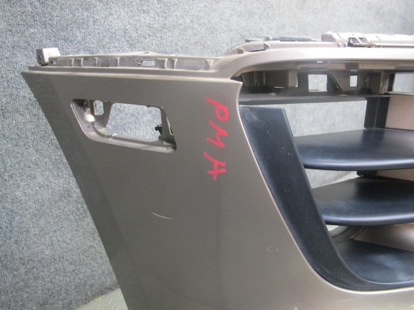 2015-2018 Porsche Macan Front Bumper Cover w PDC Sensors Palladium
