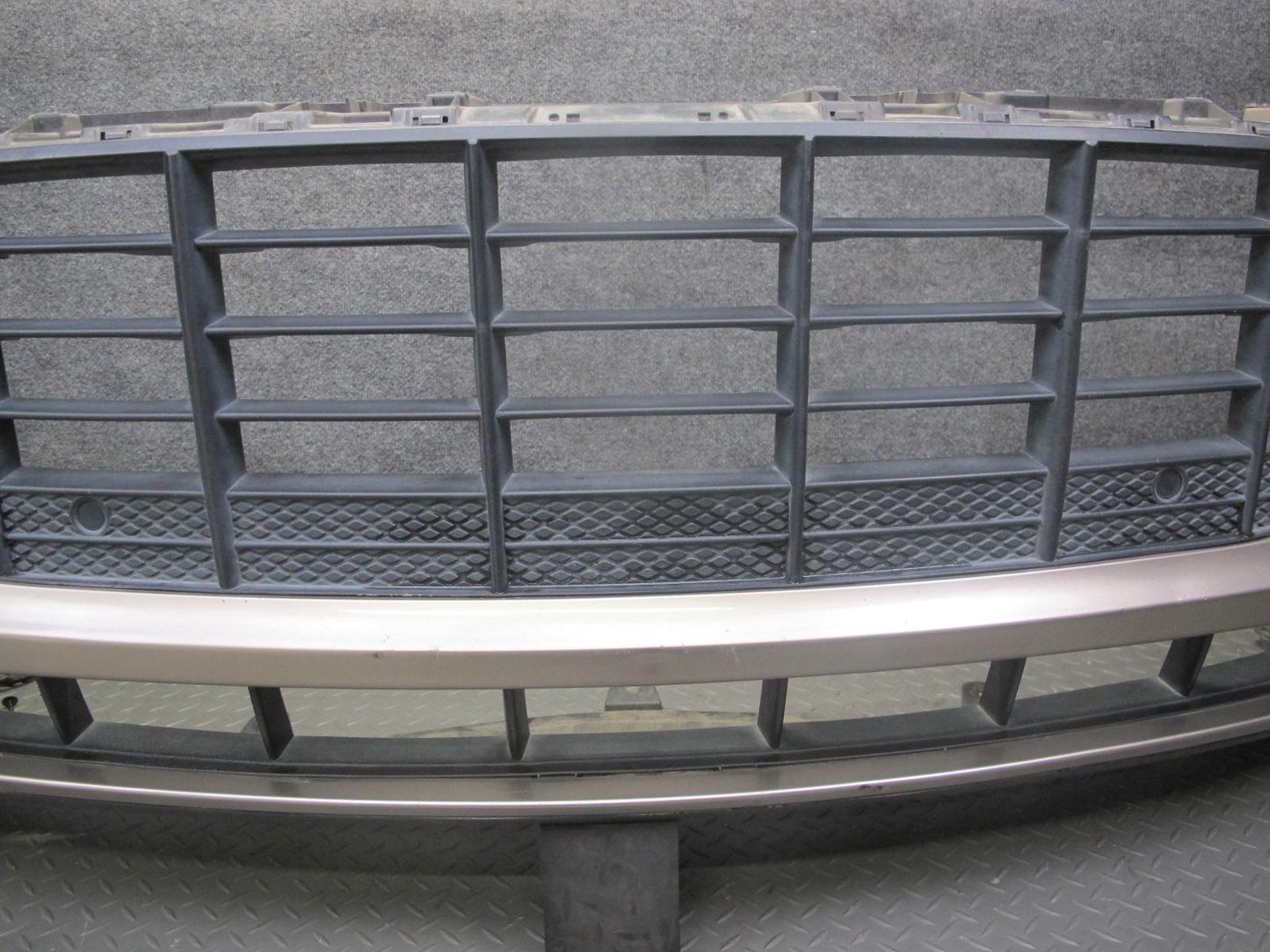 2015-2018 Porsche Macan Front Bumper Cover w PDC Sensors Palladium