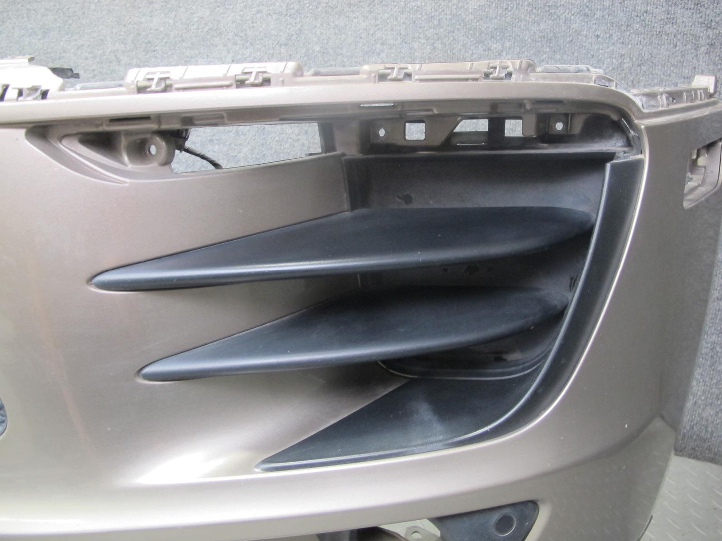 2015-2018 Porsche Macan Front Bumper Cover w PDC Sensors Palladium
